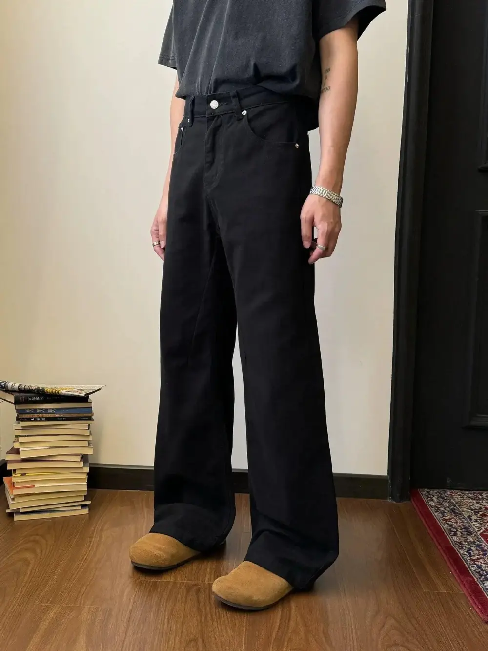 Solid Relaxed Straight Leg Jeans