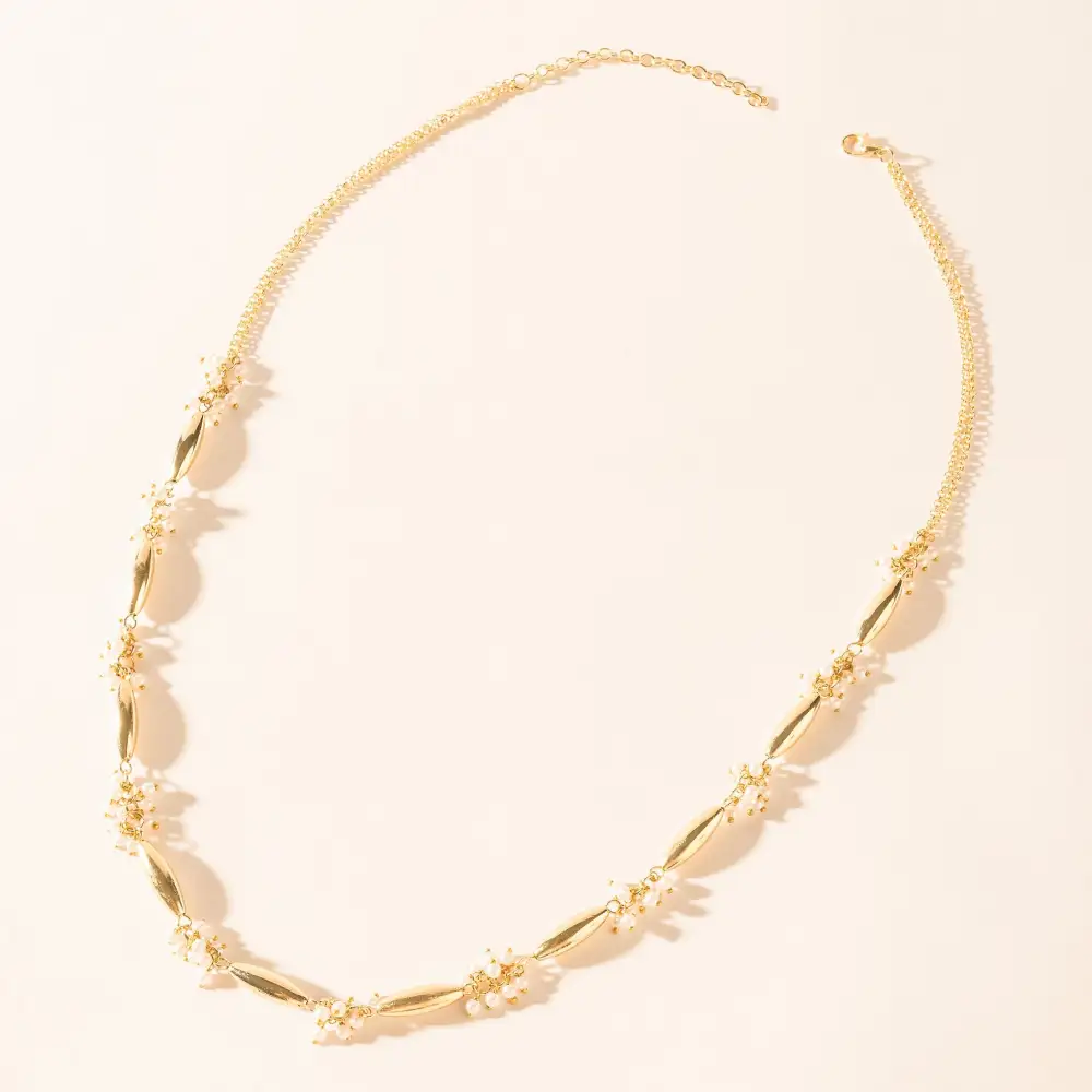 Pearl Detail Refined Necklace