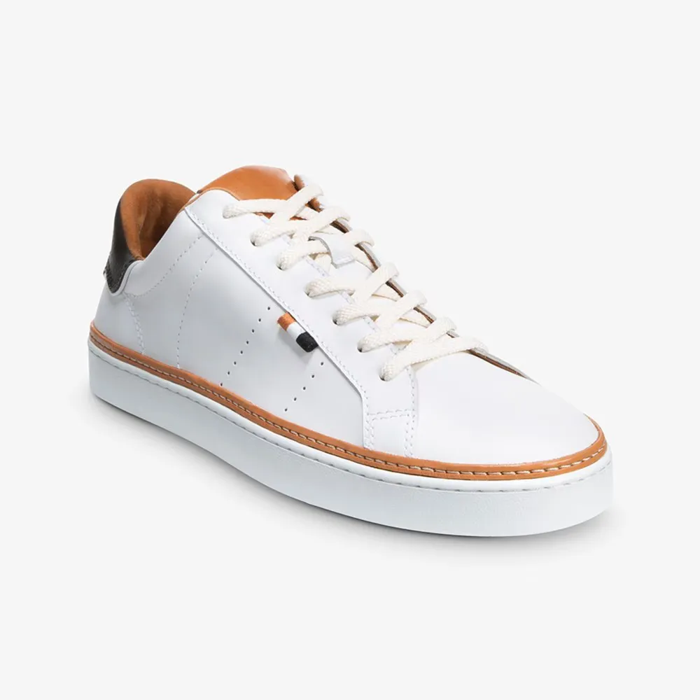 Slightly Roomier Feel Lace-up Casual Style Sneaker