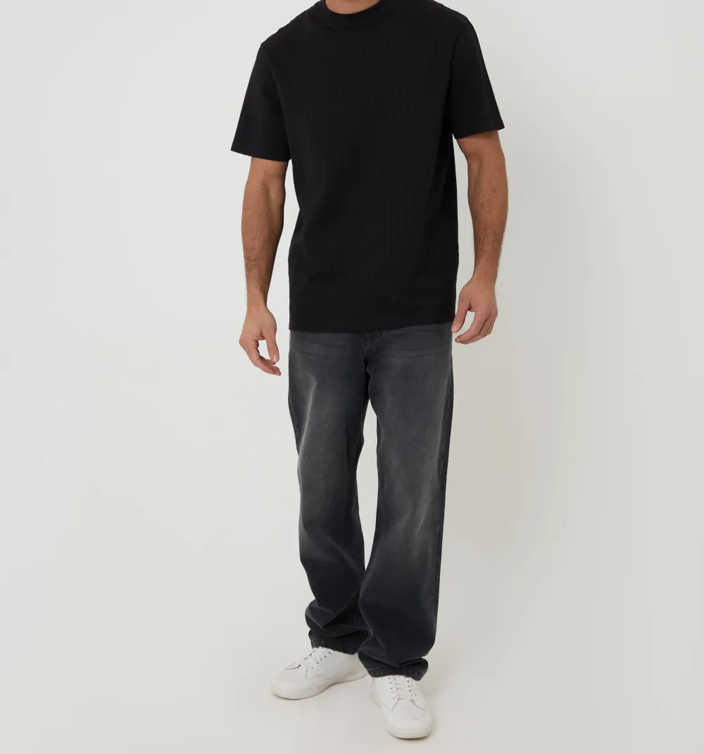 Men's Black Relaxed-Fit Textured Crewneck T-Shirt