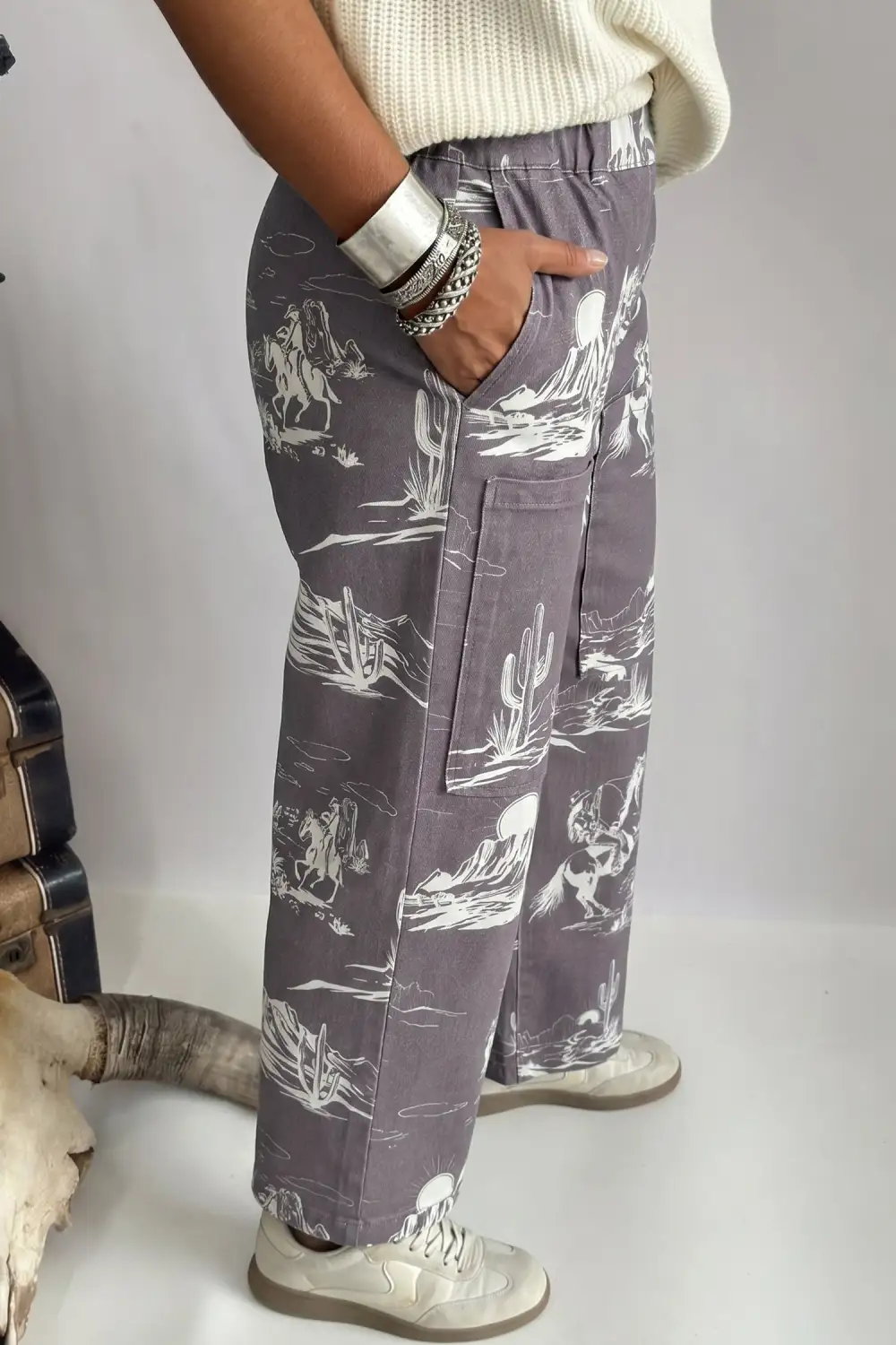 Relaxed Elastic-Waist Straight Leg Jeans
