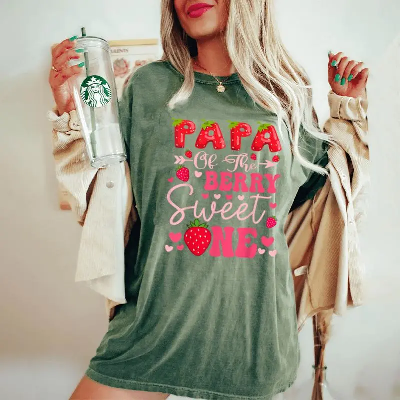Papa Of The Berry Sweet One Strawberry 1St Birthday Girl Women's Oversized Comfort T-Shirt