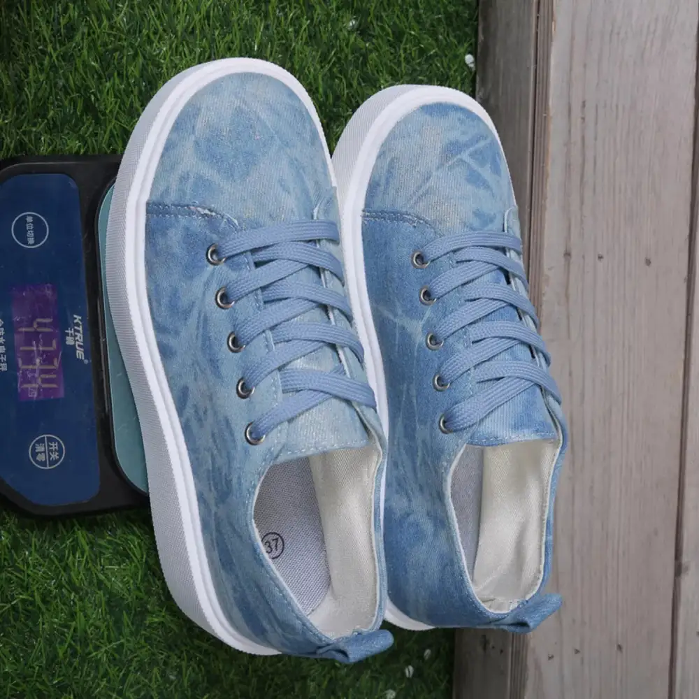 Classic Round Toe Platform Sneakers