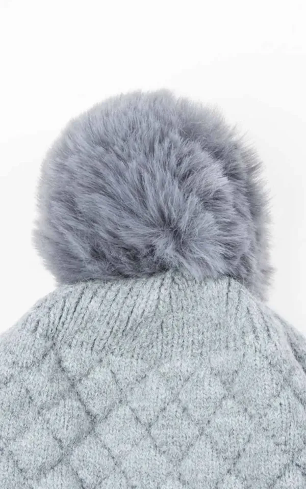 Fashionable Diamond Pattern Creative Fur Ball Hat