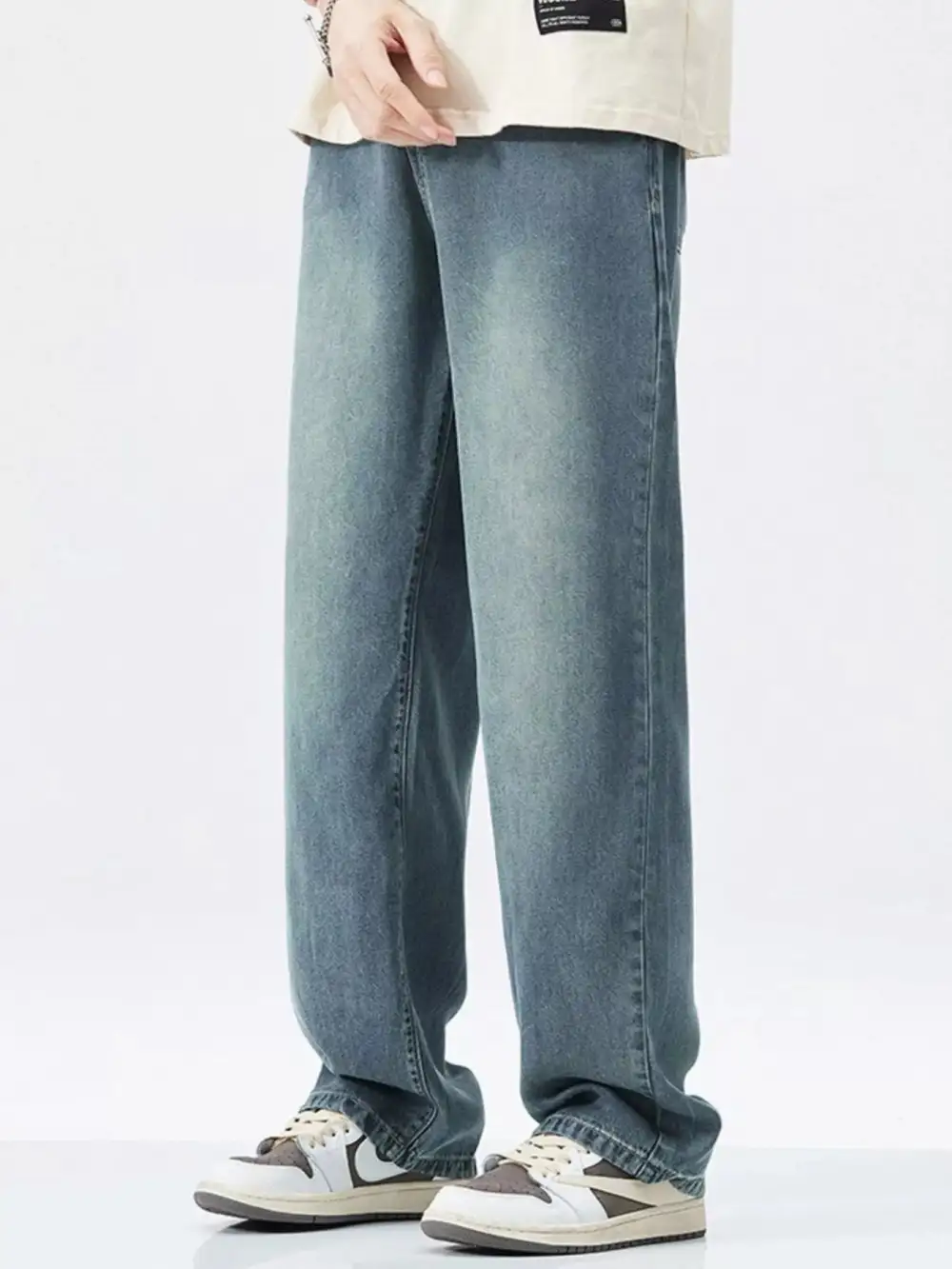 Relaxed Fit Wide Leg Vintage Wash Jeans