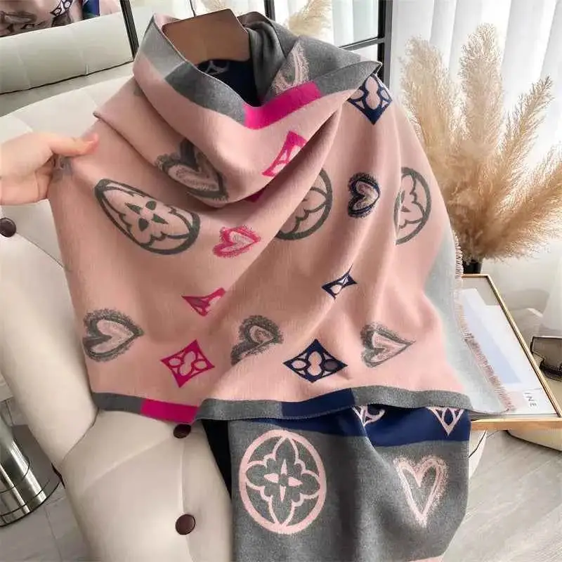 Minimal Cozy Scarf