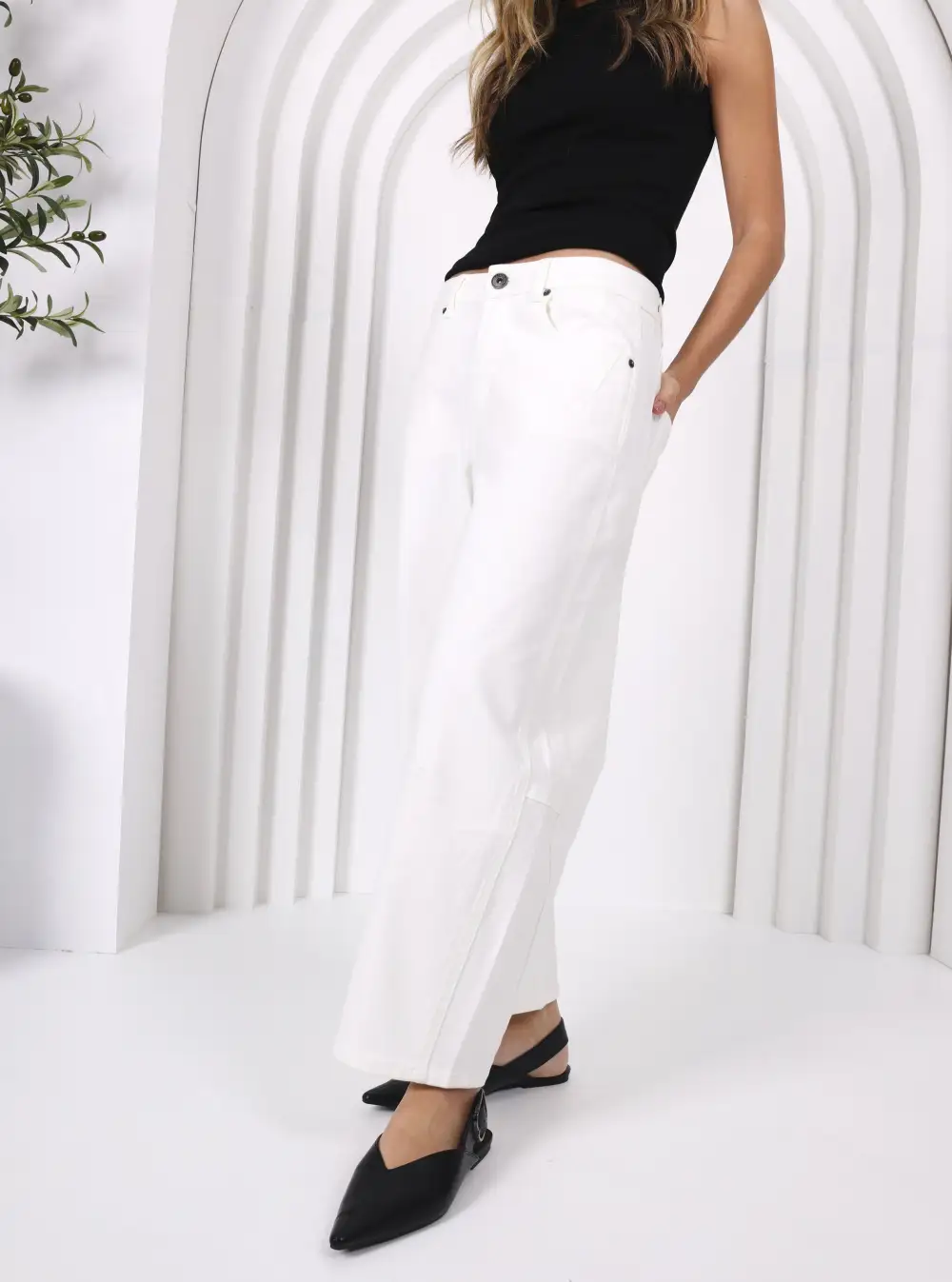 Women's Polished Barrel-Leg Denim Jeans