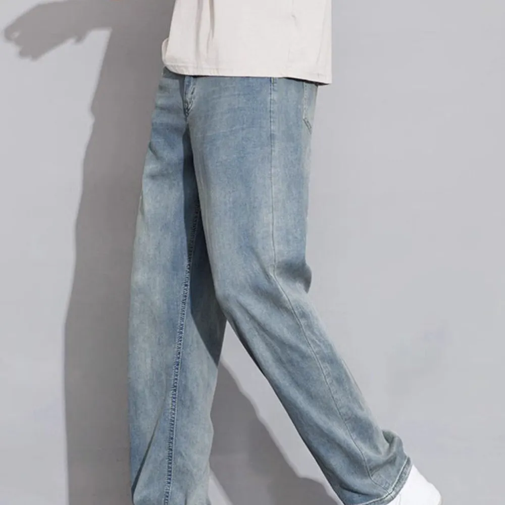 Light Washed Loose Fit Denim Jeans