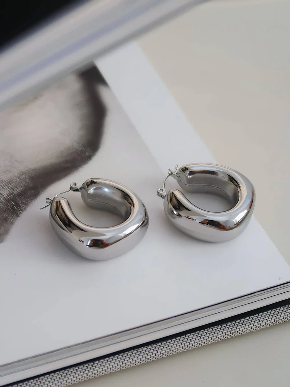 Refined Everyday Accessory 106