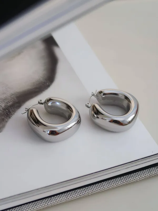 Refined Everyday Accessory 106