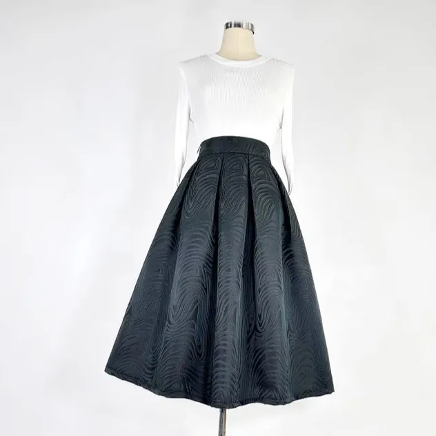 Soft Outing Embroidered High Waist Skirt