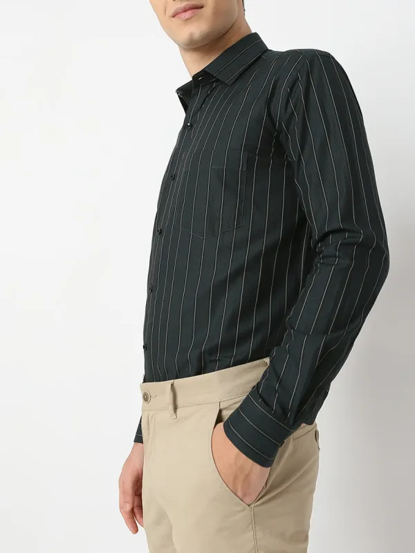 Weekend Striped Herringbone Slim Fit Men's Formal Shirt