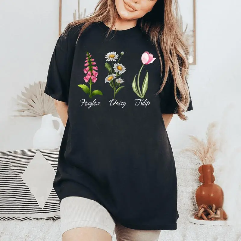 Foxglove Daisy Tulip Subtle Foxtrots Deltas Tangos Floral Women's Oversized Comfort T-Shirt