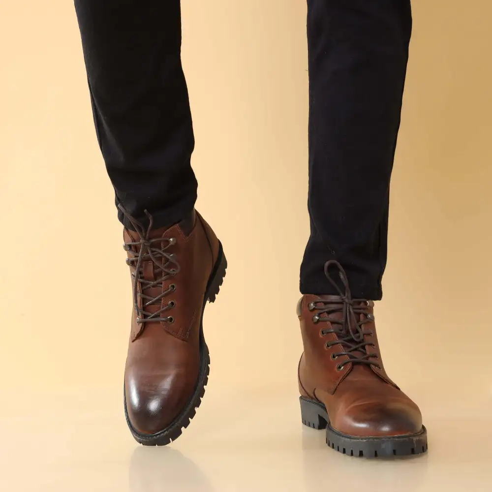 Men's Streamlined Modern Lace Up Leather Riding Boots