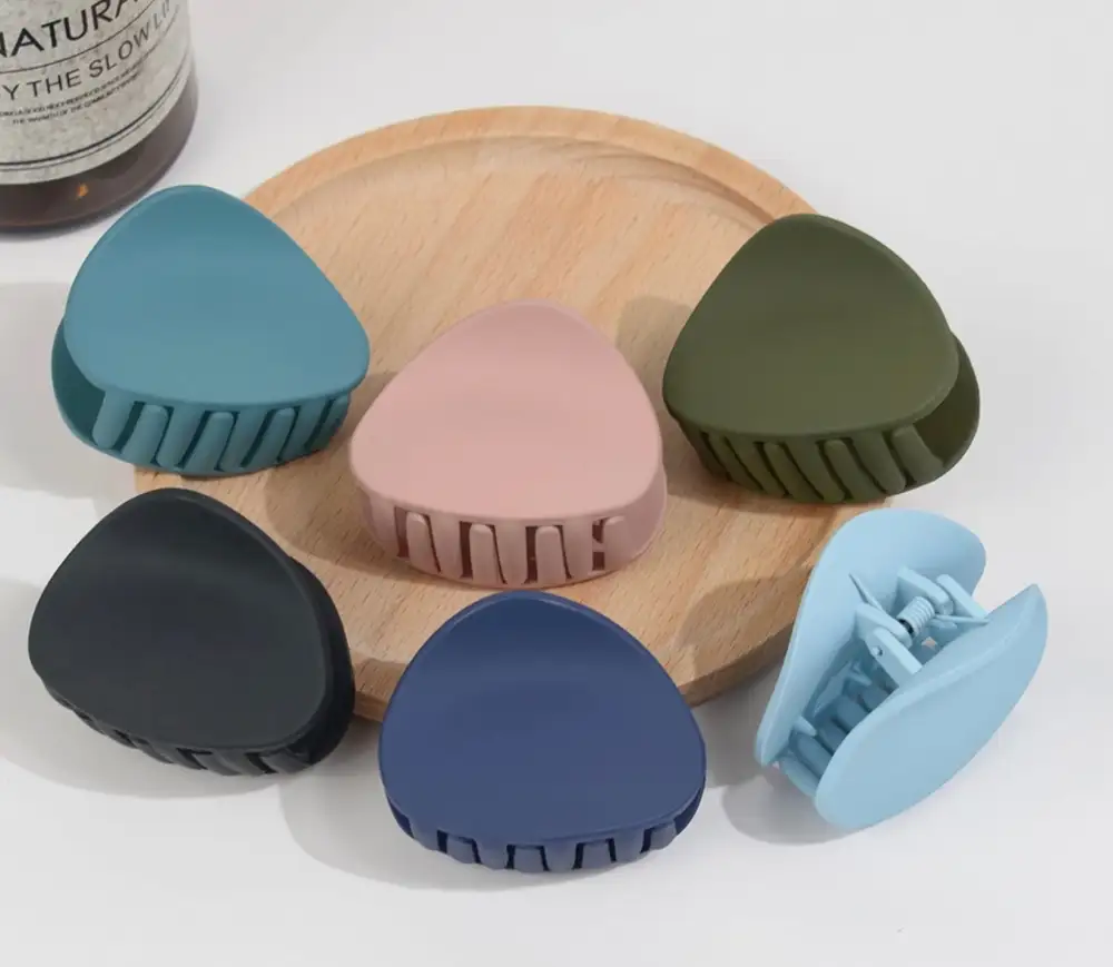 Small Irregular Circle Matte Hair Claw Clip