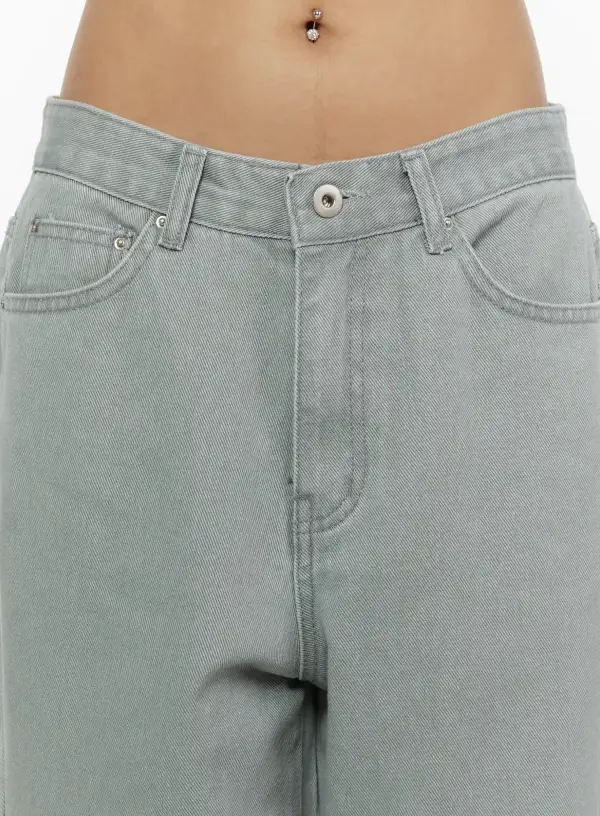 Wide-Fit Pocketed Wide-Leg Jeans