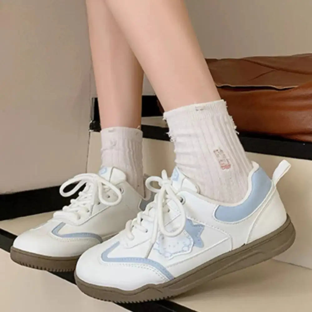 Lace-Up Round Toe Sneakers