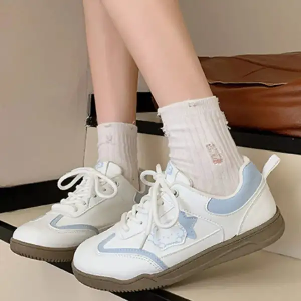 Lace-Up Round Toe Sneakers