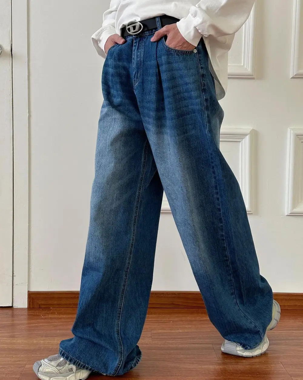 Faded Detail Wide Leg Jeans
