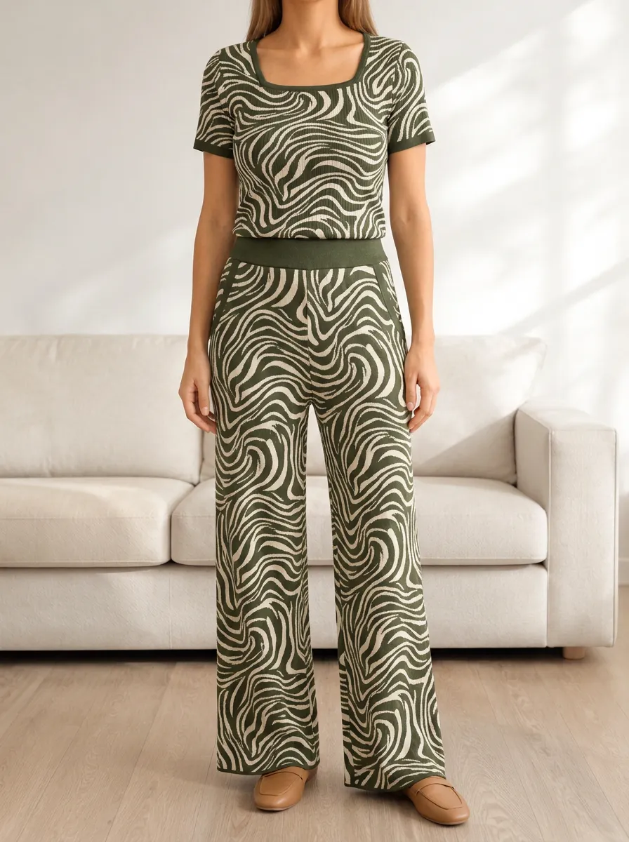 Women's Abstract Swirl Patterned Wide Leg Pants Set