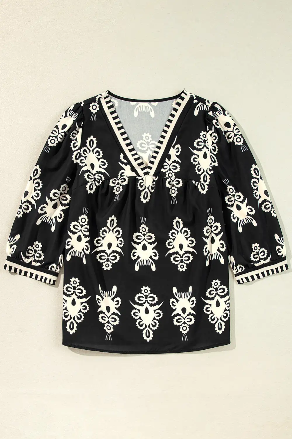 Women's Geometric Print V Neck Three Quarter Sleeve Top