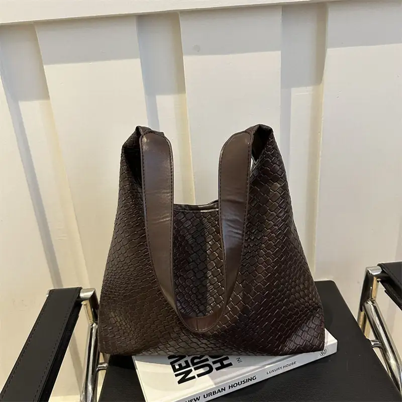Woven Roomy Casual Shoulder Bag