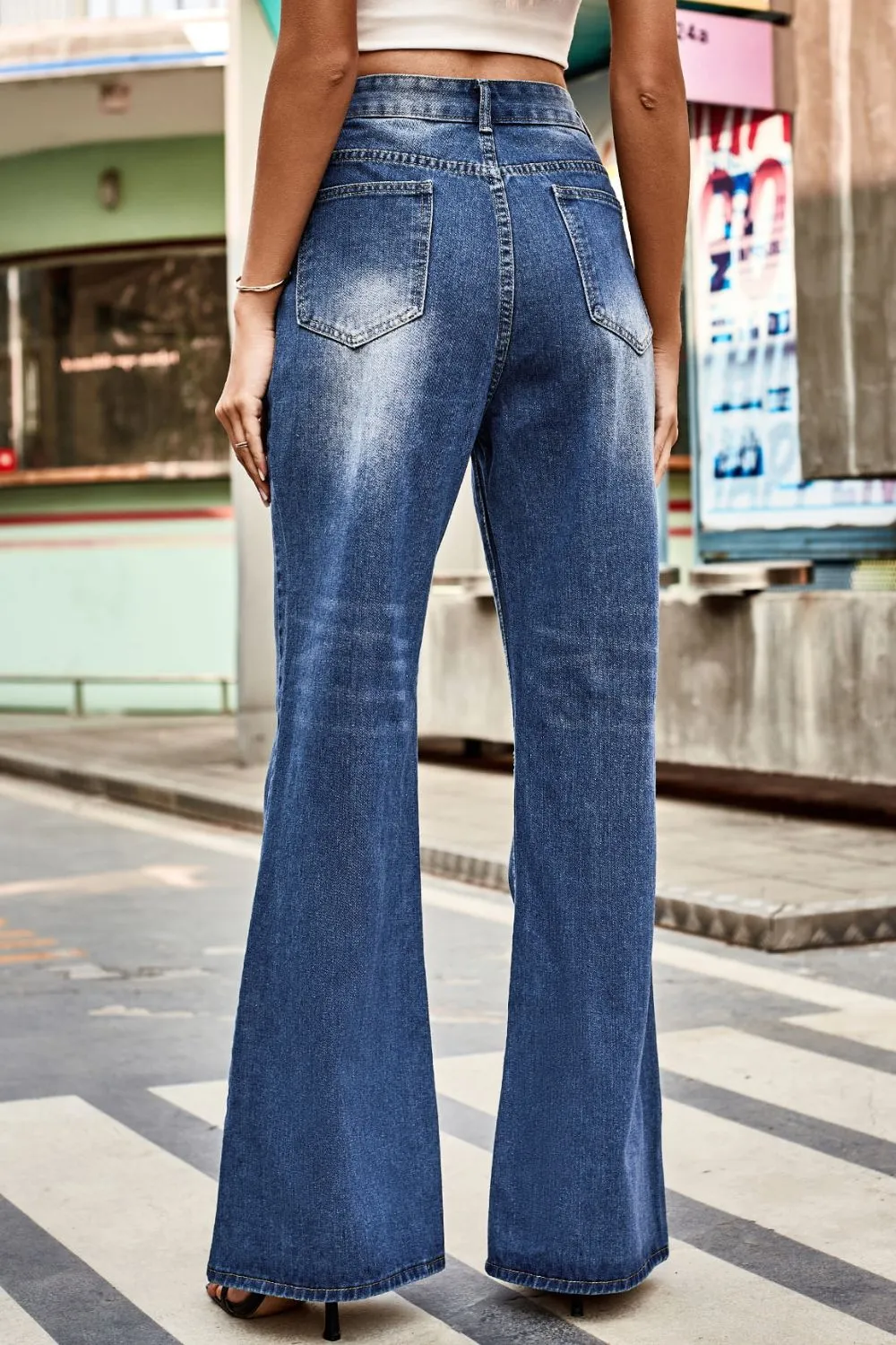 Buttoned Loose Fit Jeans With Pockets