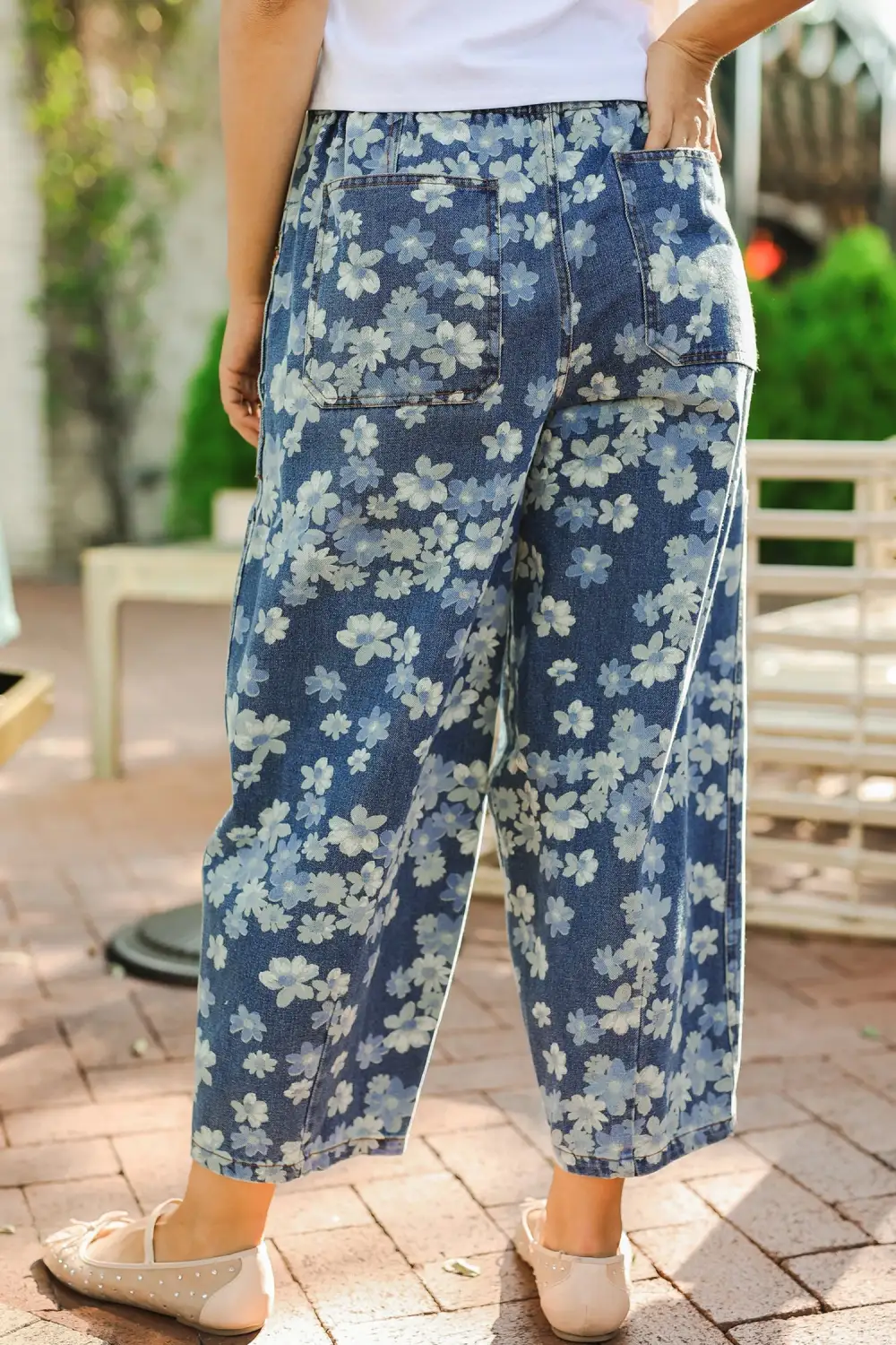Women's Dainty Floral Printed Drawstring Barrel Jeans