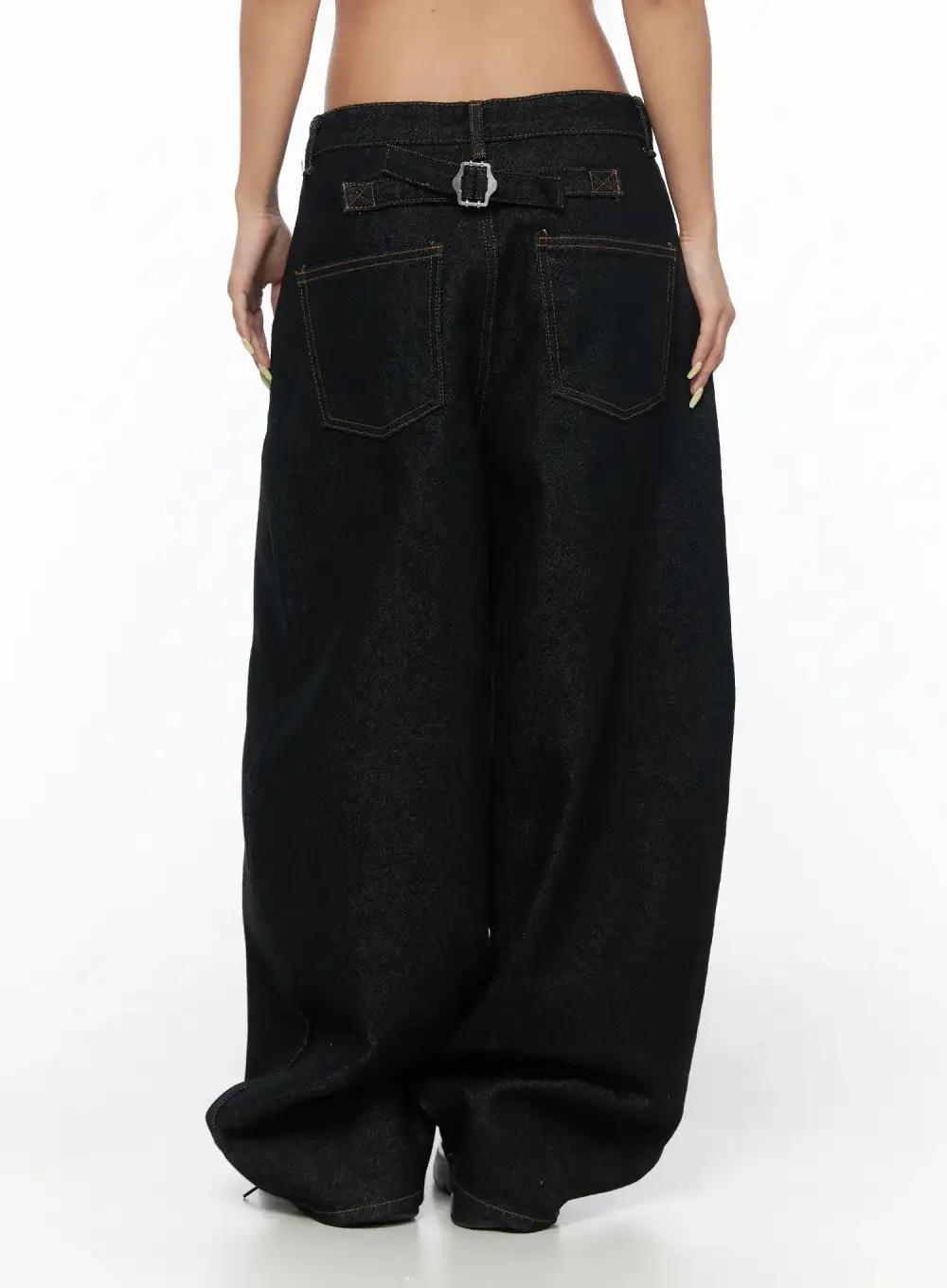 Loose-Fit Low-Rise Baggy Jeans