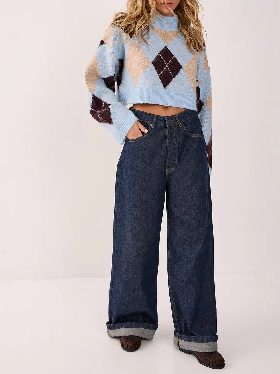 Blue Beige Argyle Print Cropped Knit Sweater