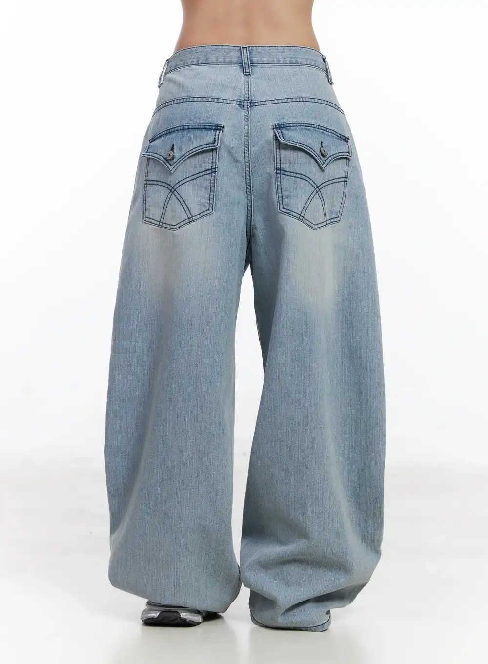Pocketed Vintage Wide Jeans