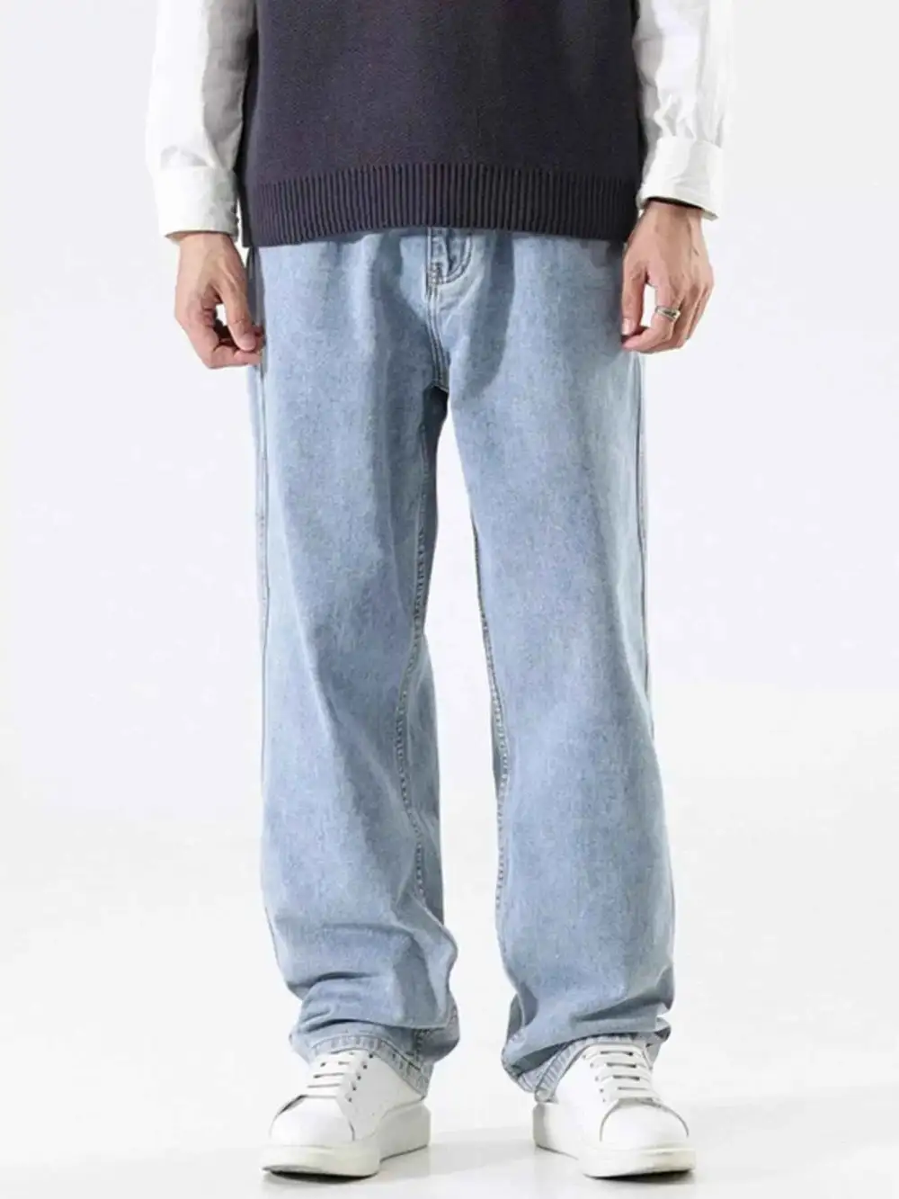Relaxed Fit Wide Leg Jeans