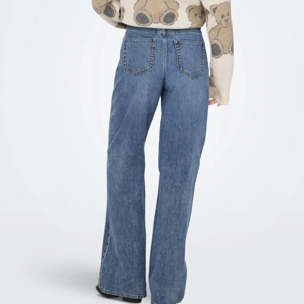 Essential Clean Cut Everyday Classic Jeans