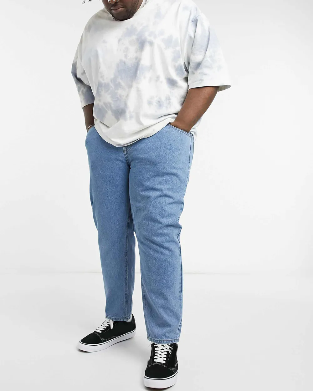Tapered Fit Jeans In Mid Wash Blue