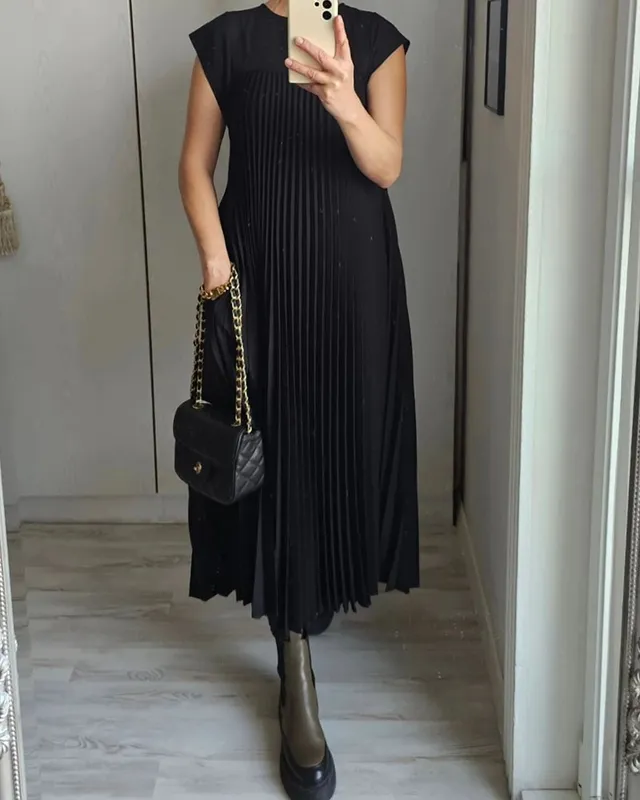 Timeless And Comfortable Dress
