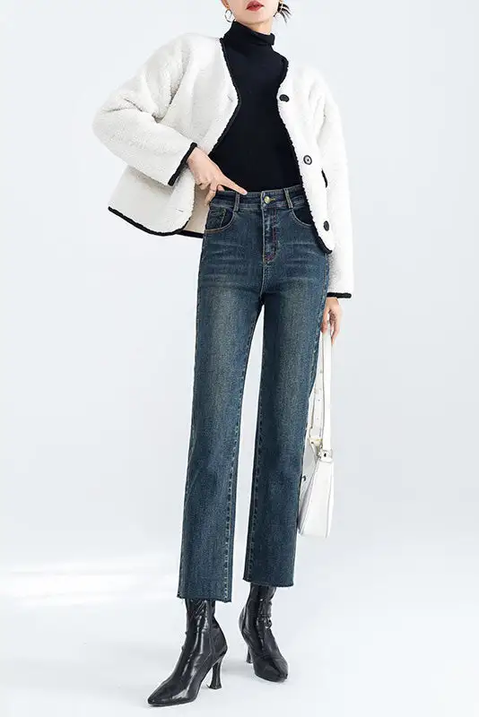 Straight-Leg Cropped Jeans