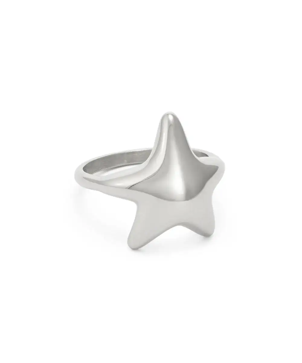 Star Sculpted Fashion Ring