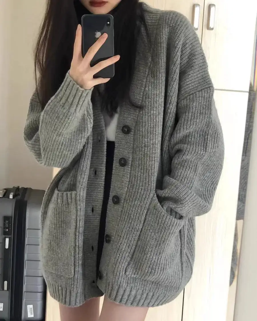 Classic Cashmere Button-Front V-Neck Relaxed-Fit Cardigan