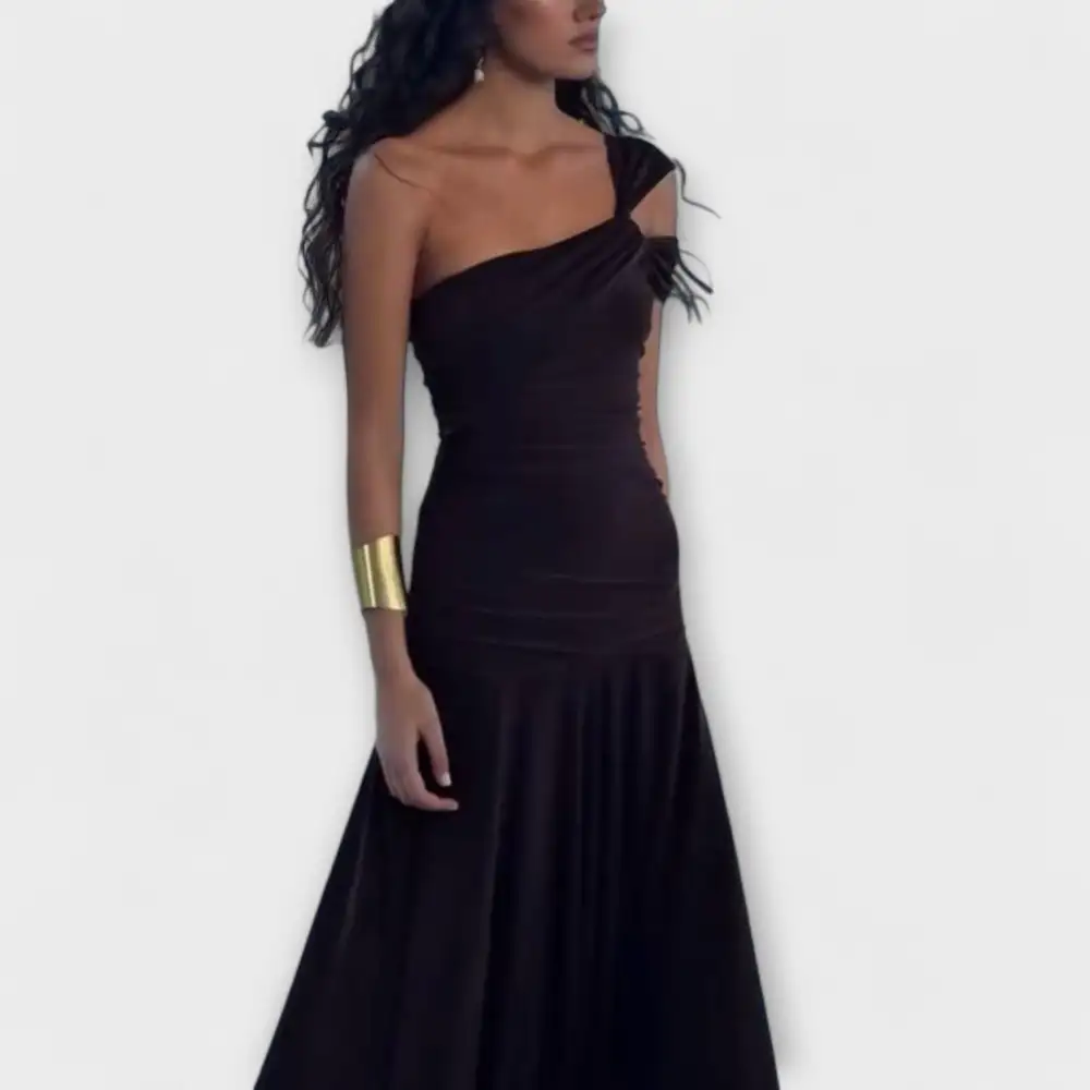 Margot Off Shoulder Fitted