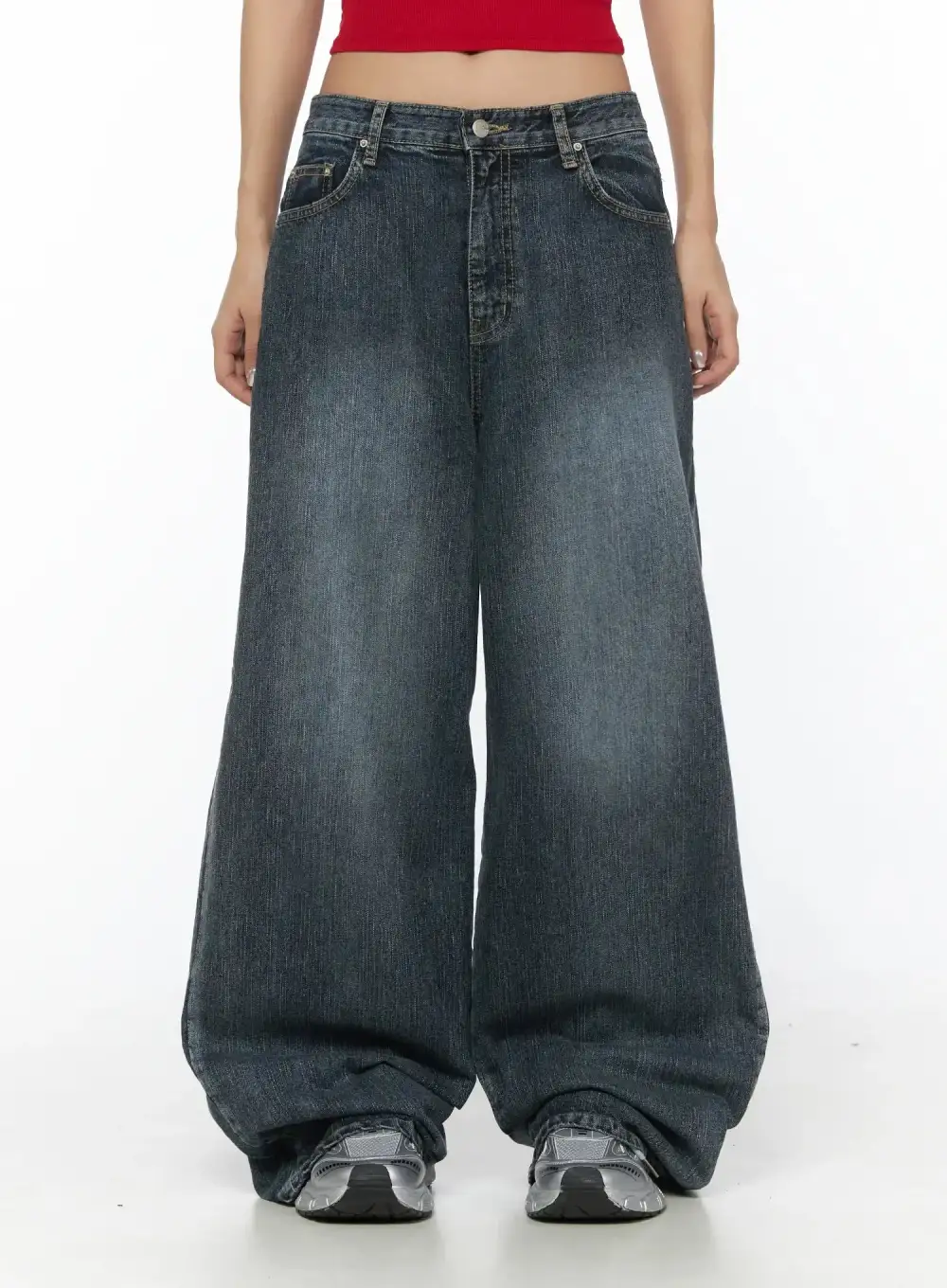 Wide-Fit Pocketed Low-Rise Baggy Jeans