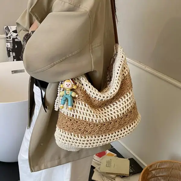 Women's Rounded Crochet Knit Shoulder Bag