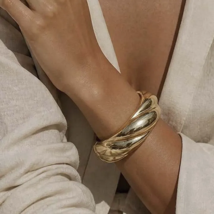 Timeless Divine Bangle