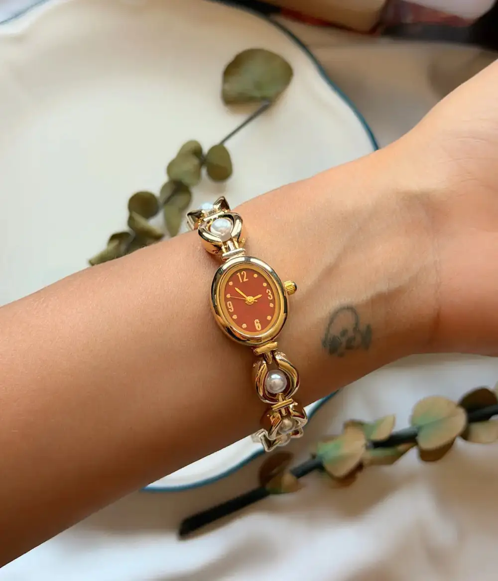 Vintage Pearl Detail Fashion Watch