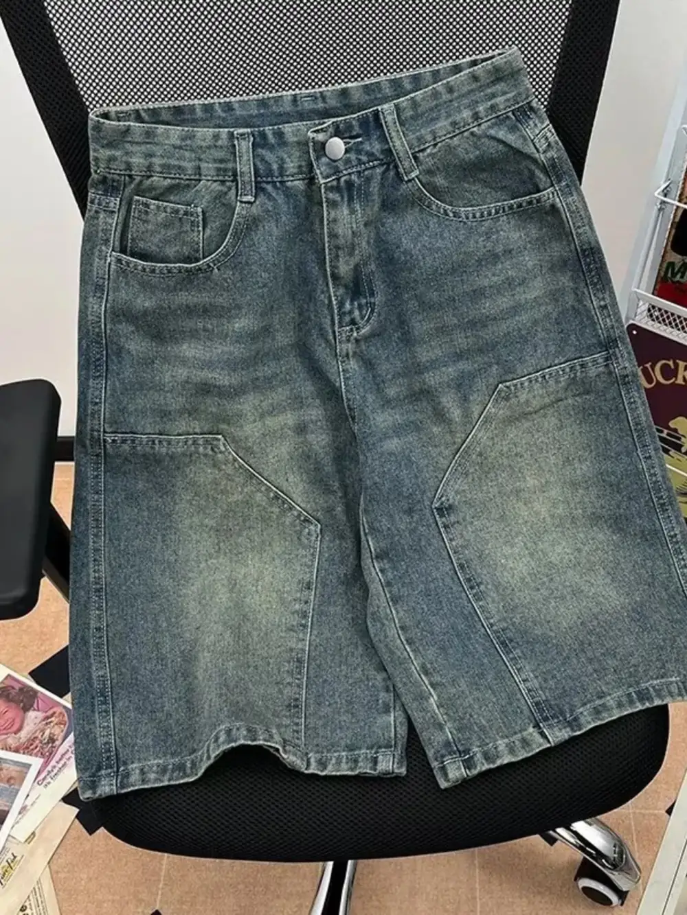Classic Pocket Detail Vintage Inspired Washed Denim Shorts
