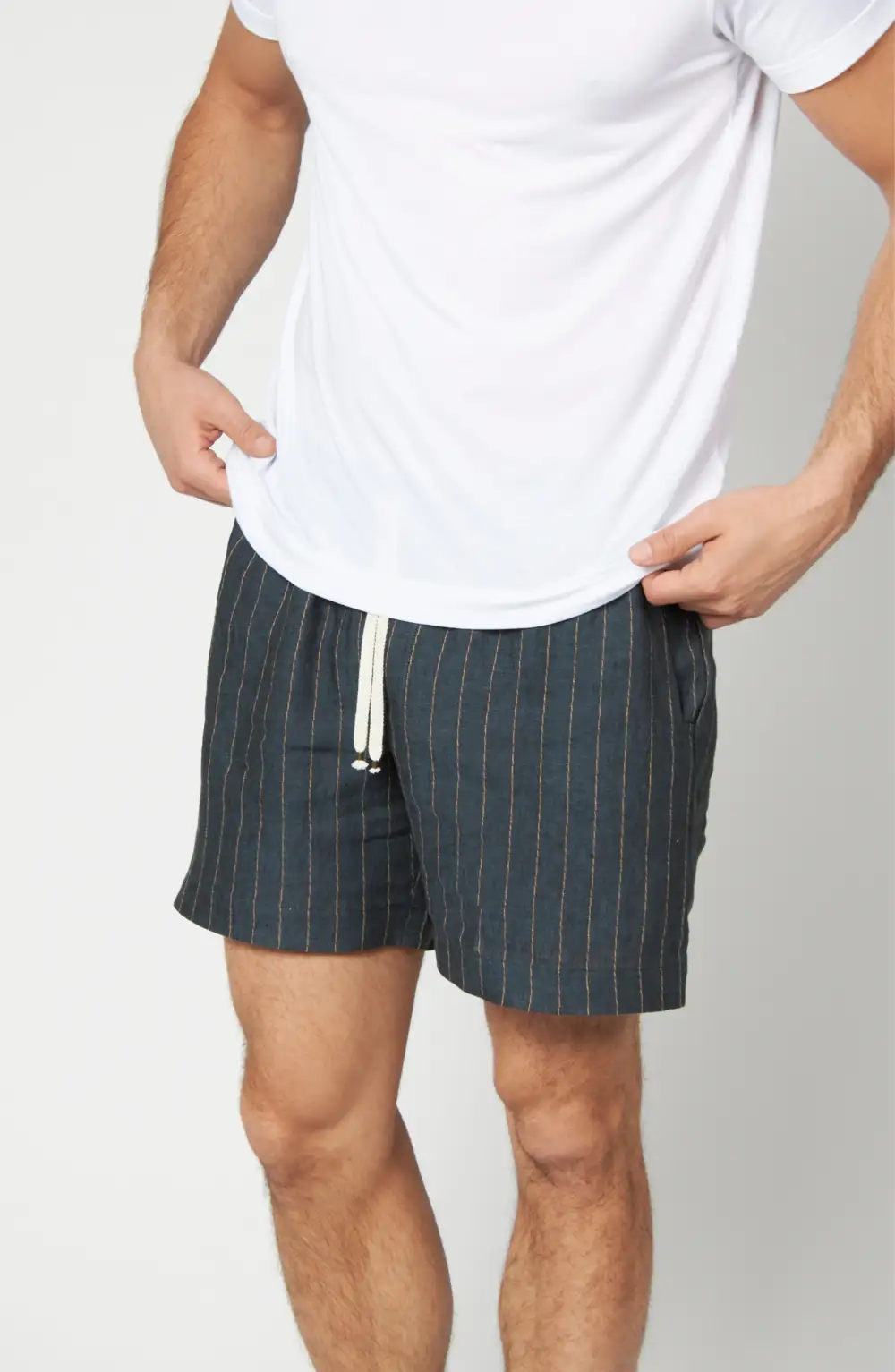 Men's Relaxed Linen Drawcord Shorts