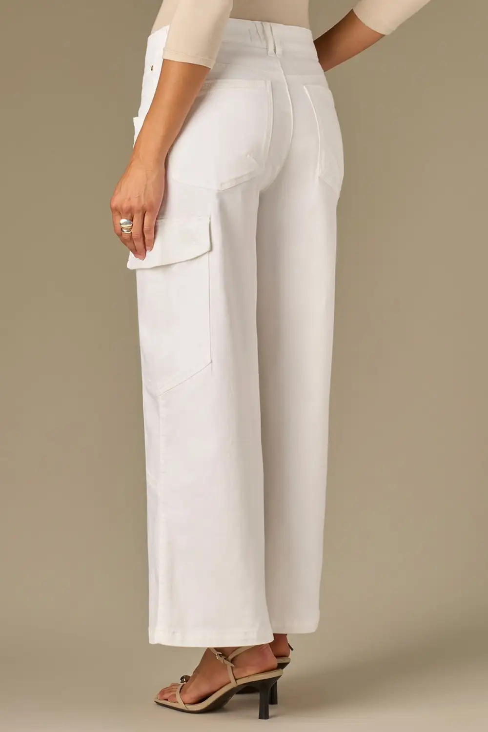 Skyrise Wide Leg Jeans Cargo Pockets