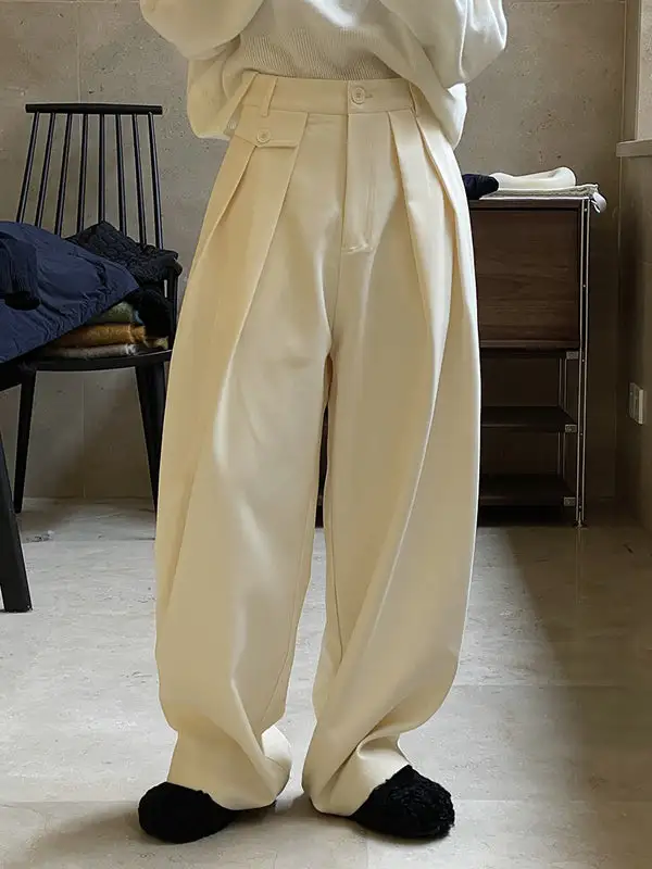 Women's Loose Fit Pleated Pants
