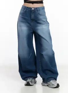 Wide-Fit Pintuck Baggy Jeans