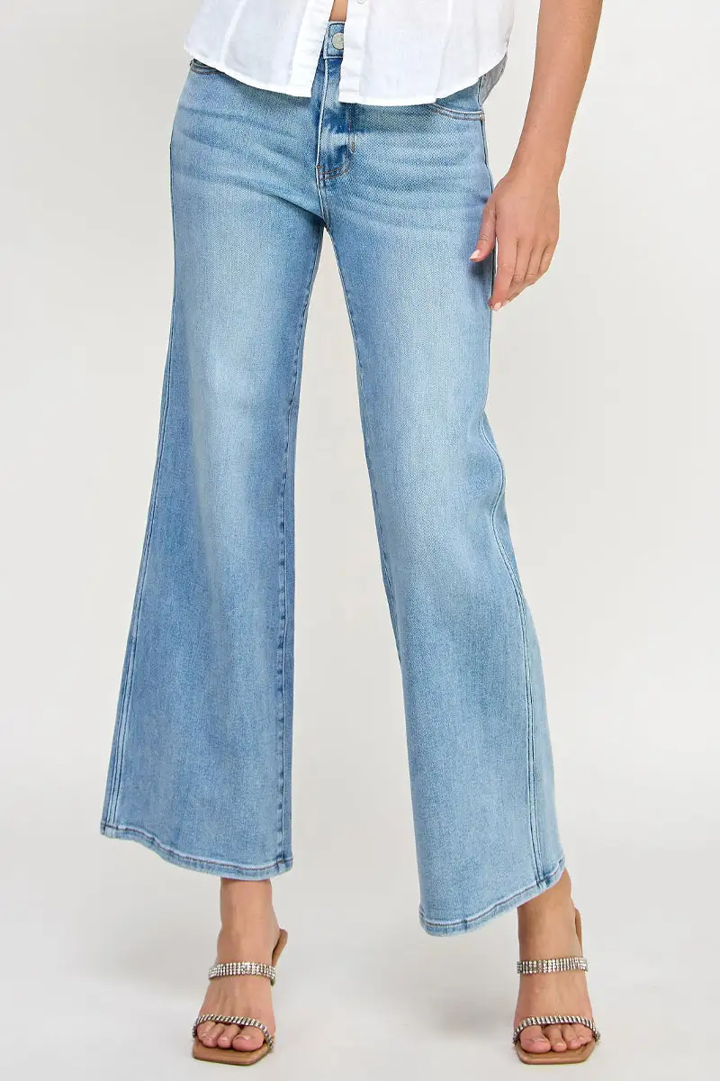 Mid Rise Relaxed Jeans