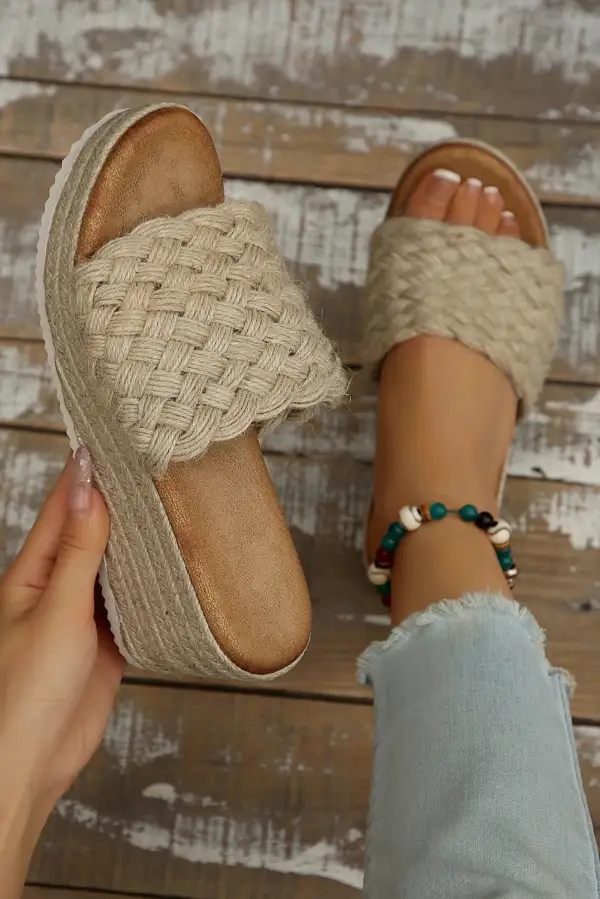 Detailed Woven Wide Band Platform Sandals